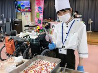 ホッとCaféにパティシエ登場☕