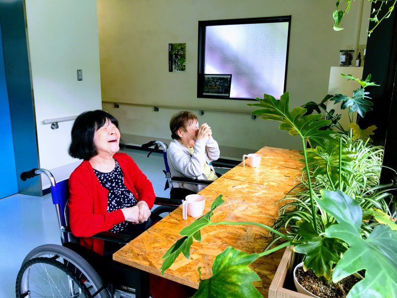 屋上Café「グリシーナ」にて